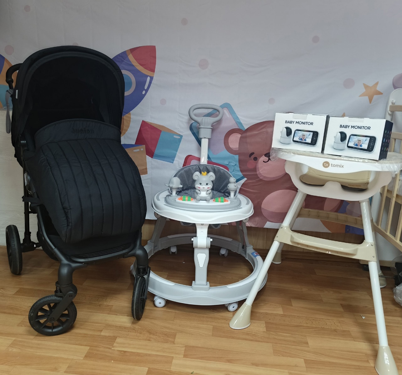 В пункт проката предметов первой необходимости для новорожденных детей Комплексного центра поступили новые средства.