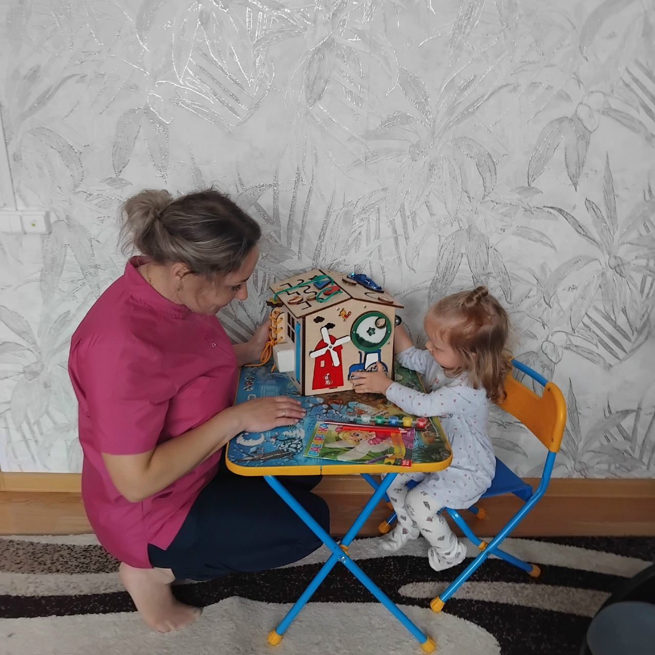 Новая поддержка для семей с маленькими детьми- социальная няня.