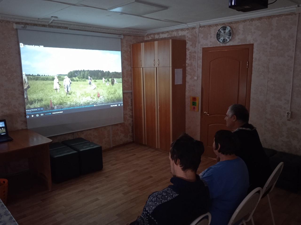 В Год защитника Отечества актуальны мероприятия, посвященные героизму и мужеству простых людей в период Великой Отечественной войны. Одним из самых эффективных способов сохранить память о том времени являются фильмы, которые передают наследие советских по