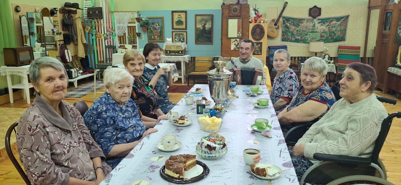  "Это русское чудо-Частушка" под таким названием прошла познавательно-музыкальная программа для получателей социальных услуг. 