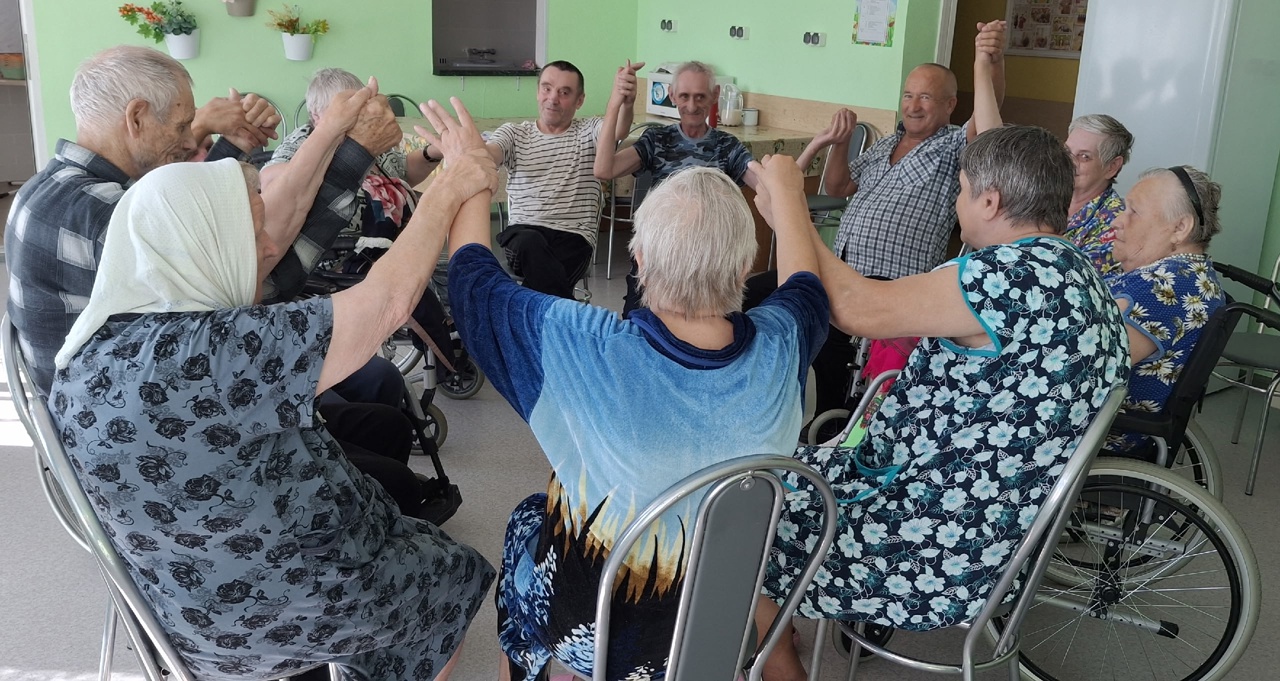 Сегодня в стационарном отделении для граждан пожилого возраста и инвалидов прошла конкурсно-игровая программа " В дружбе наша сила".