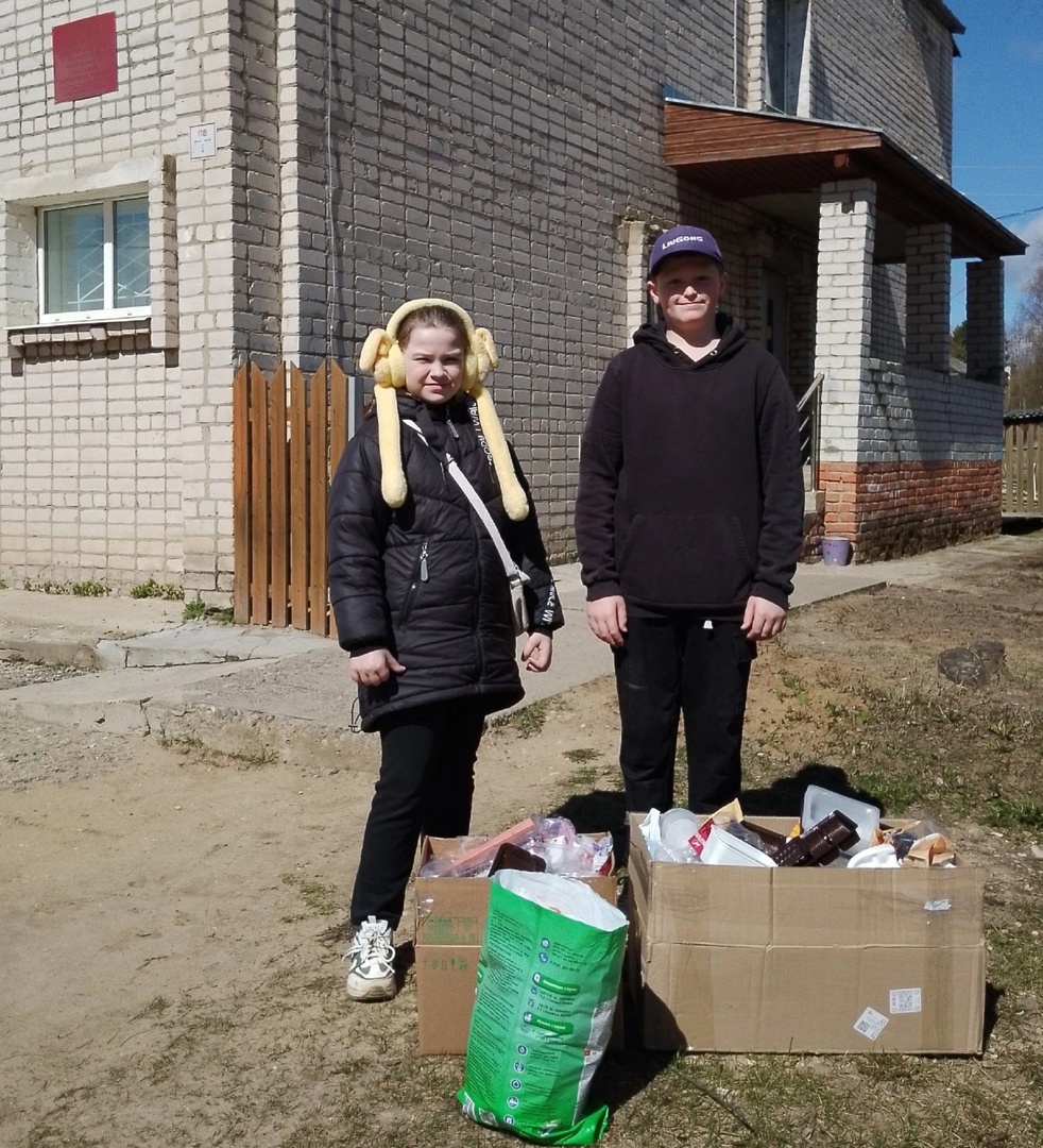 4 мая 2025 года волонтёры отряда "Юность" БУ СО ВО "КЦСОН Тарногского района" приняли участие в очередном сборе РСО