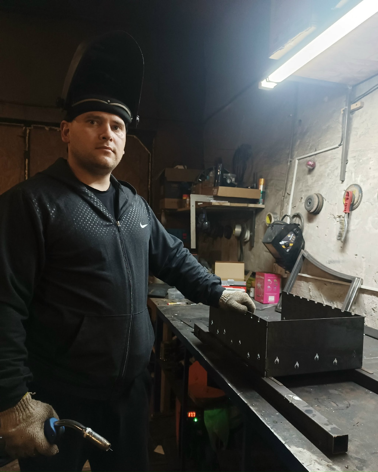 Евгений Сипин открыл свою мастерскую по "Изготовлению изделий из металла" в с. Тарногский Городок