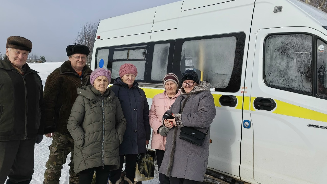 Еженедельно БУ СО ВО "Комплексный центр социального обслуживания населения Тарногского района" обеспечивает подвоз граждан старше 60 лет в ЦРБ для прохождения Диспансеризации в рамках реализации нацпроекта "Здравоохранение".