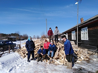 Работа социального работника — это очень важная и разнообразная деятельность, направленная на помощь людям в сложных жизненных ситуациях. Социальные работники работают с различными группами населения: детьми, пожилыми людьми, инвалидами и другими нуждающи